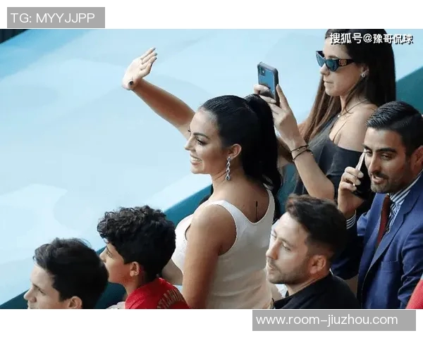 特朗普与C罗踢球的AI视频引发热议他既聪明又酷的形象令人惊叹