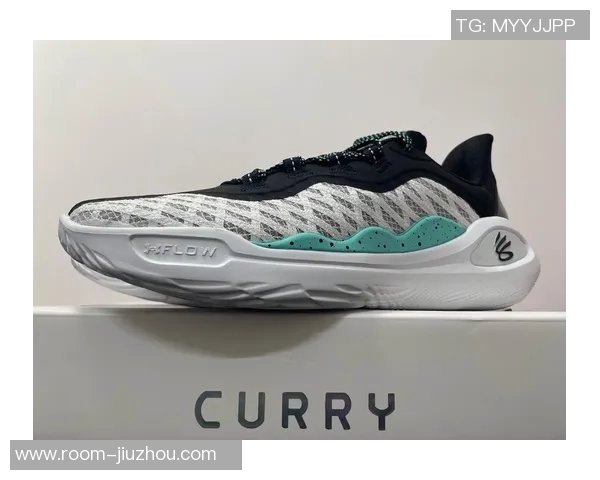 库里谈第三次穿女款签名鞋的感受与赛季鞋款选择的变化